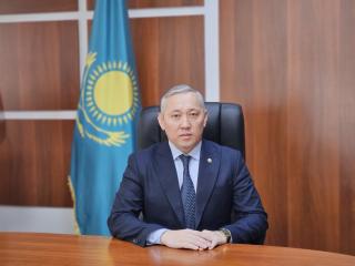 Мемлекеттік қызметшілерге сыйлыққа тиым: заң мен тәртіп