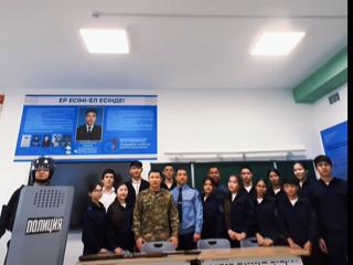 «Жас сақшы» полиция сыныбына арнайы қорғаныс құралдары таныстырылды