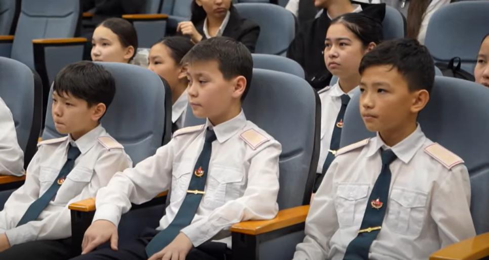 «Жас сақшы» полиция сыныбына экстремизмнің алдын алуға бағытталған дәріс өтті