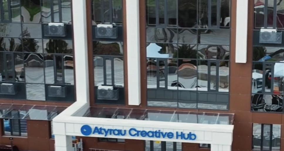 Atyrau Creative Hub-та “Ozge lep” кітап клубы интерактивті кездесу өткізуде