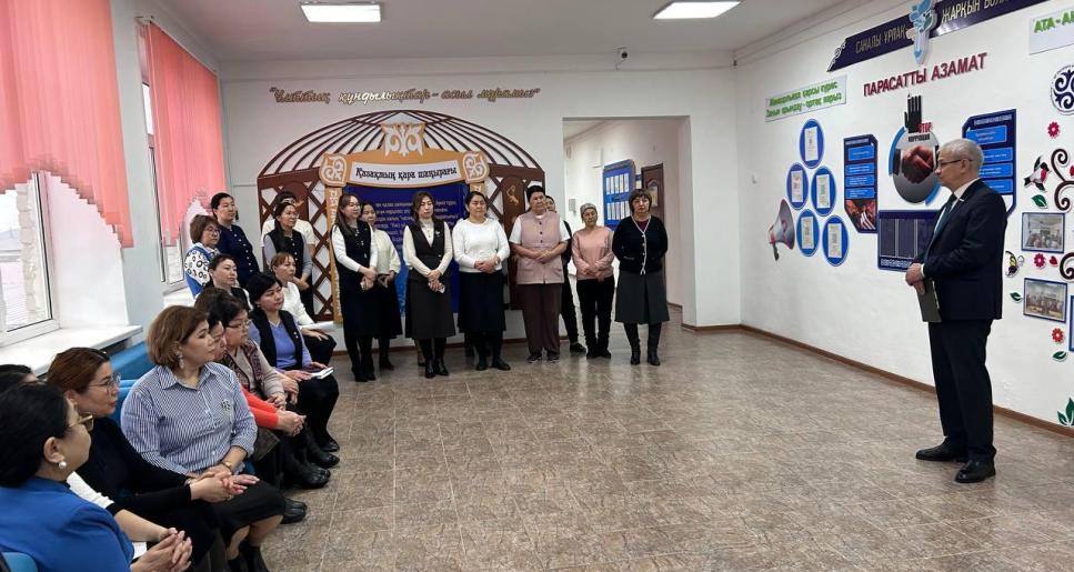 Бүгін Махамбет ауданының коалиция мүшелері Алға орта мектебі ұжымымен кездесті
