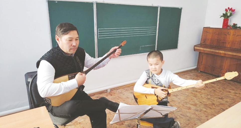 ҚОС ІШЕКТЕН ТӨГІЛГЕН ҒАЖАЙЫП КҮЙ